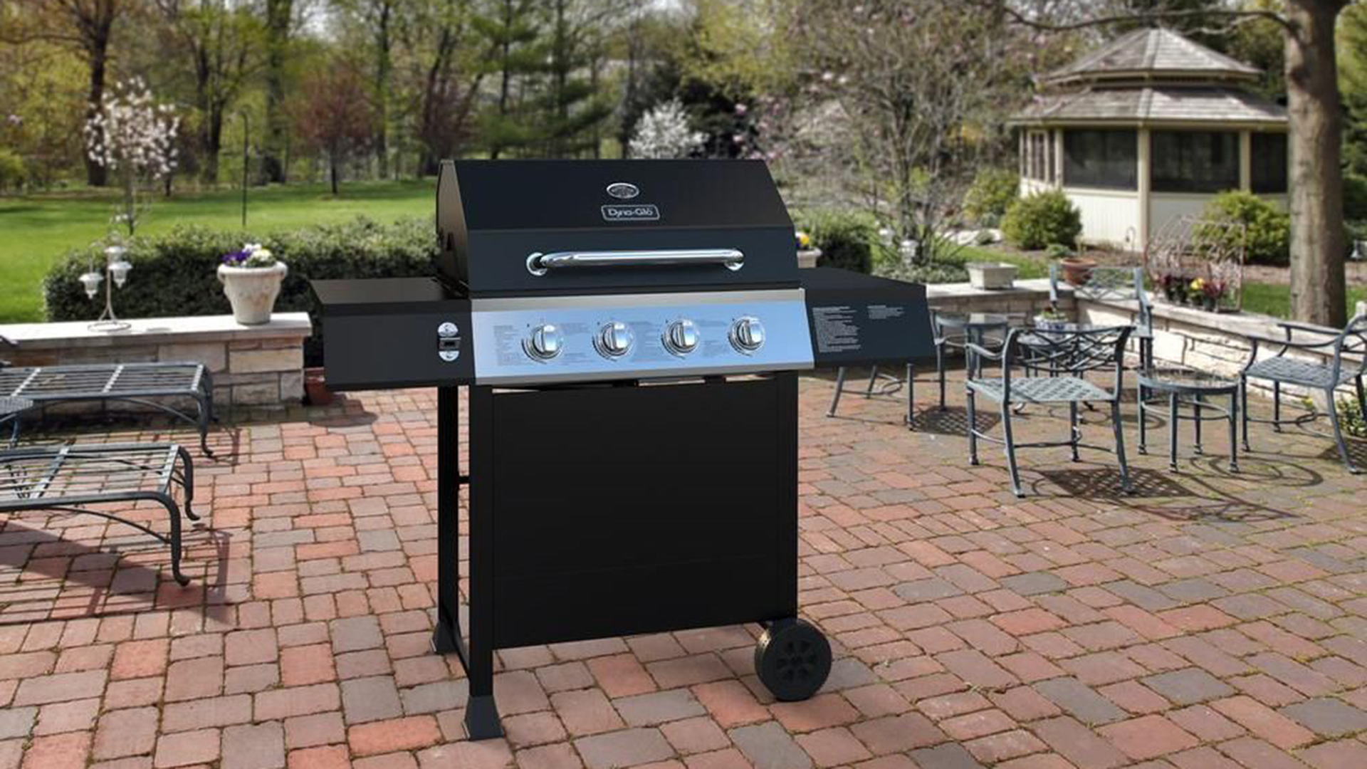 Outdoor Cooking 3 Burner vs. 4 Burner Grill Blog